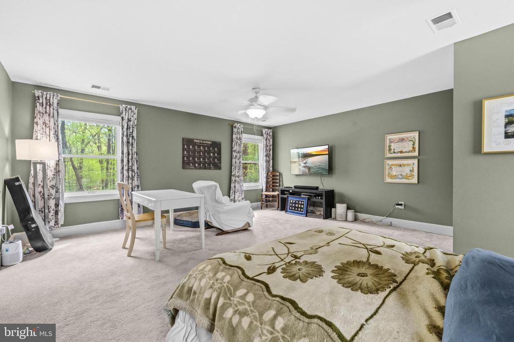 Image 30 of property listing at 8618 CREEK CT, White Plains, MD 20695