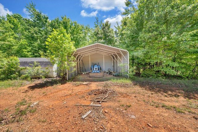 1615 Turkeycock LN, Penhook, VA 24137