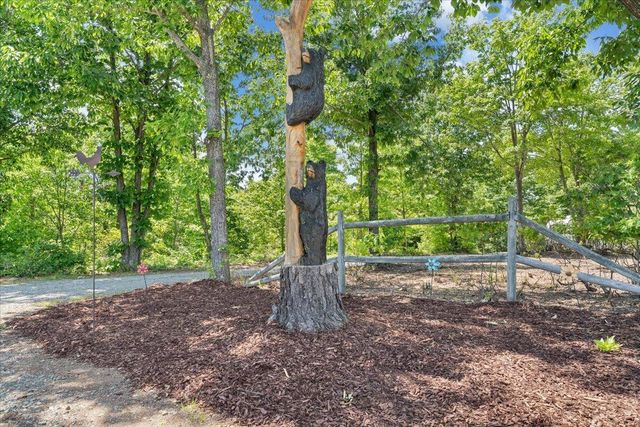 1615 Turkeycock LN, Penhook, VA 24137