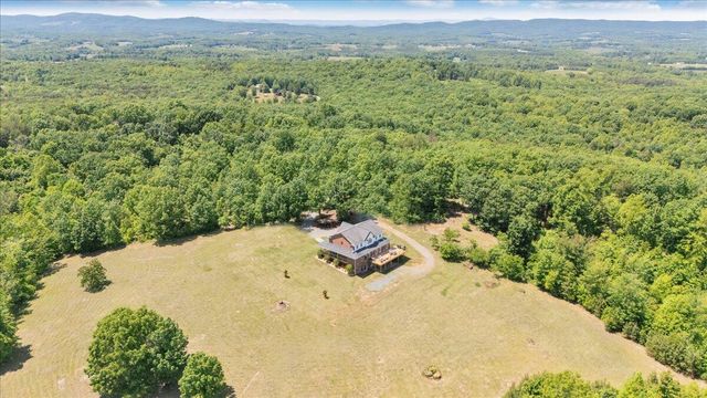 1615 Turkeycock LN, Penhook, VA 24137
