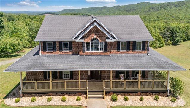 1615 Turkeycock LN, Penhook, VA 24137
