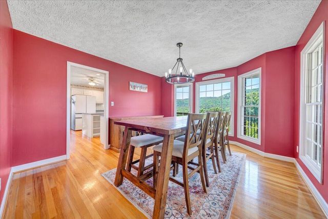 1615 Turkeycock LN, Penhook, VA 24137