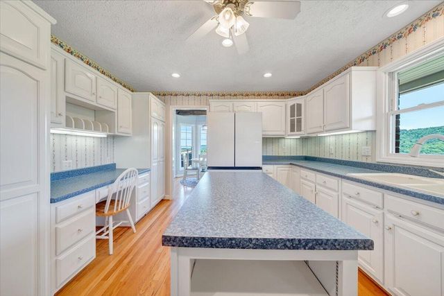 1615 Turkeycock LN, Penhook, VA 24137