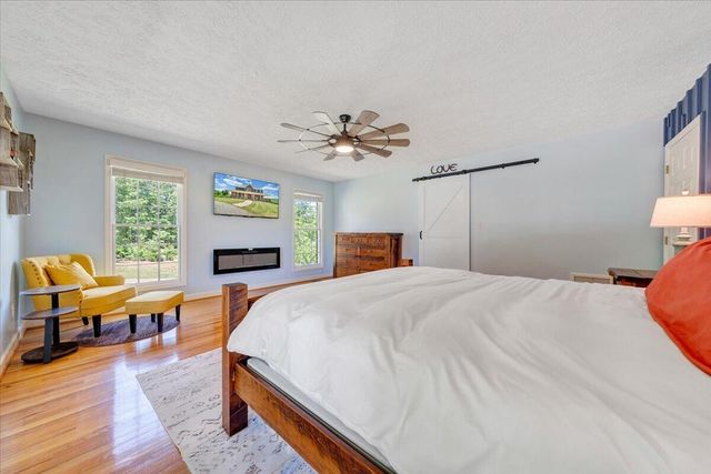 1615 Turkeycock LN, Penhook, VA 24137