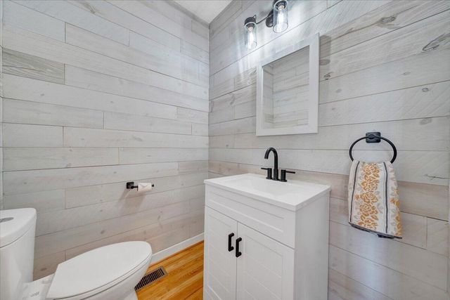 1615 Turkeycock LN, Penhook, VA 24137
