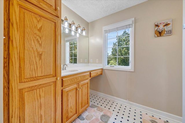 1615 Turkeycock LN, Penhook, VA 24137