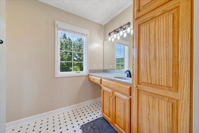 1615 Turkeycock LN, Penhook, VA 24137