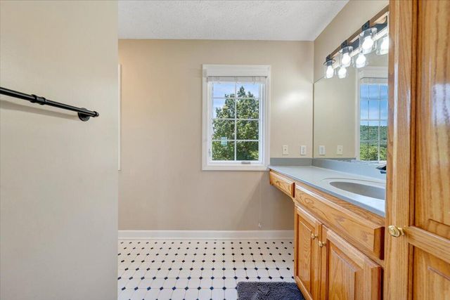 1615 Turkeycock LN, Penhook, VA 24137