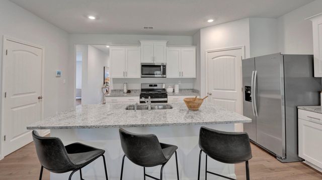 575 RIVERDALE DR, Oakland, TN 38060