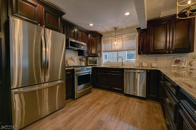 347 W Passaic Ave, Rutherford Boro, NJ 07070