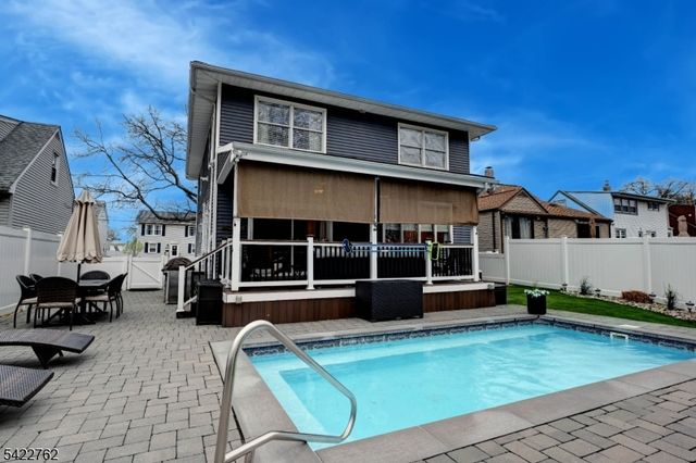 347 W Passaic Ave, Rutherford Boro, NJ 07070
