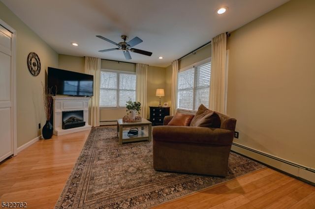 347 W Passaic Ave, Rutherford Boro, NJ 07070