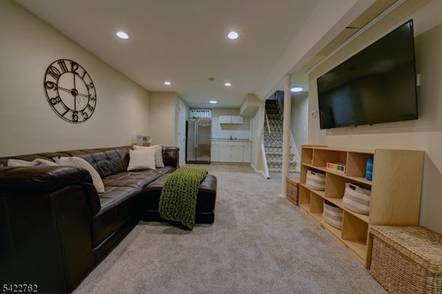 347 W Passaic Ave, Rutherford Boro, NJ 07070