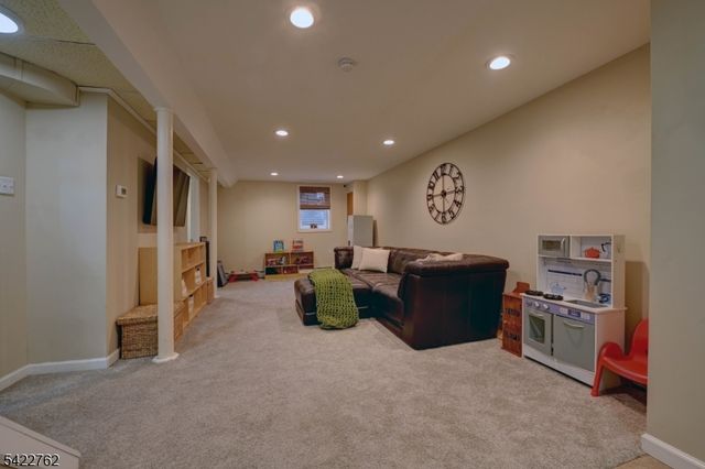 347 W Passaic Ave, Rutherford Boro, NJ 07070