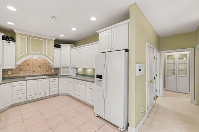 3189 Manor Hill, Latonia, KY 41015