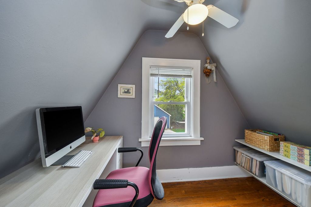 Image 19 of property listing at 702 E Illinois Street, Wheaton, IL 60187