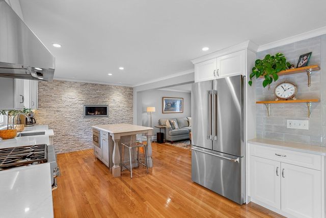 16 Christopher Dr, Grafton, MA 01519