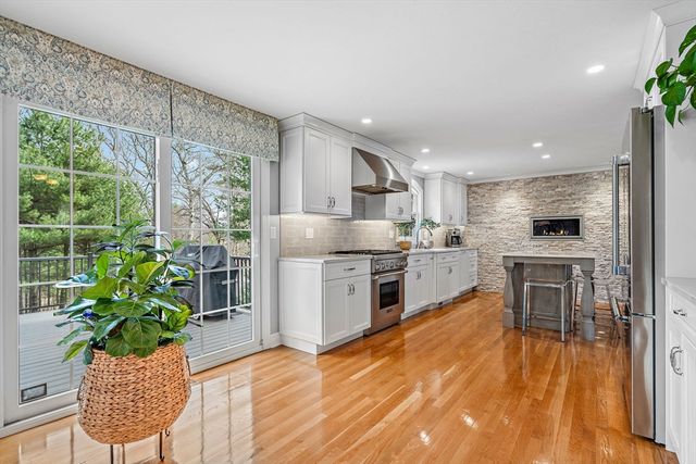 16 Christopher Dr, Grafton, MA 01519