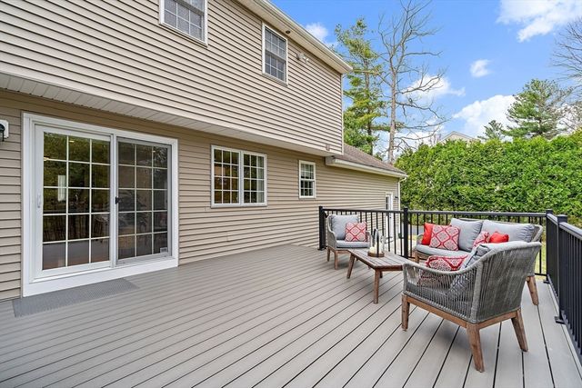 16 Christopher Dr, Grafton, MA 01519