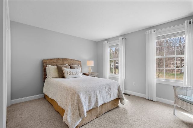 16 Christopher Dr, Grafton, MA 01519