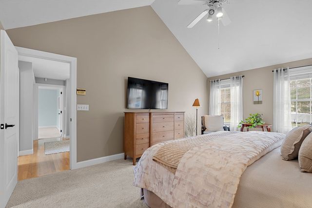 16 Christopher Dr, Grafton, MA 01519