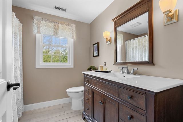 16 Christopher Dr, Grafton, MA 01519