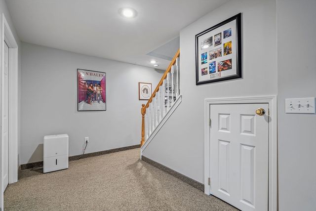 16 Christopher Dr, Grafton, MA 01519