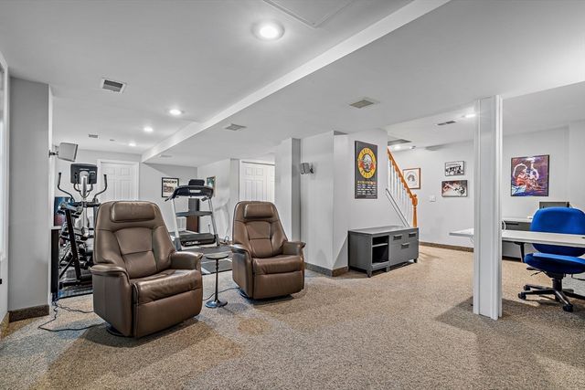 16 Christopher Dr, Grafton, MA 01519