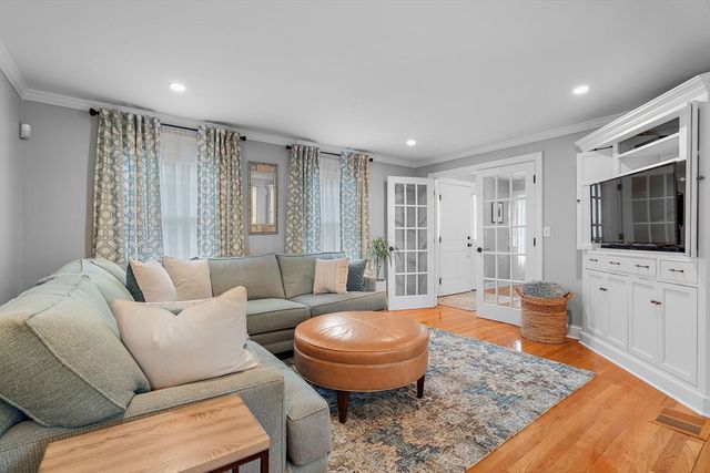 16 Christopher Dr, Grafton, MA 01519