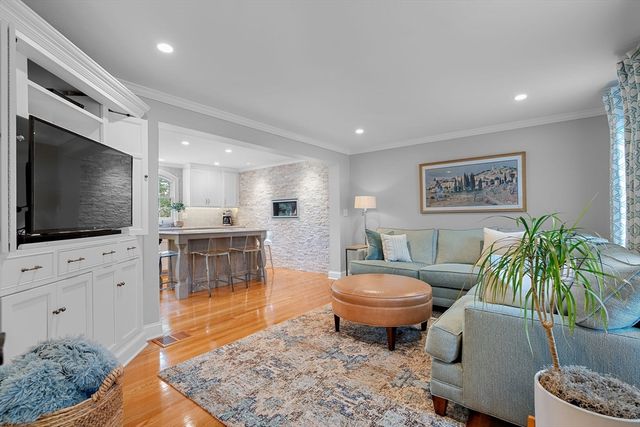 16 Christopher Dr, Grafton, MA 01519