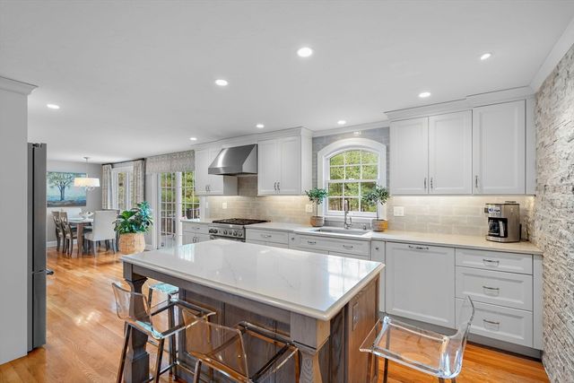 16 Christopher Dr, Grafton, MA 01519