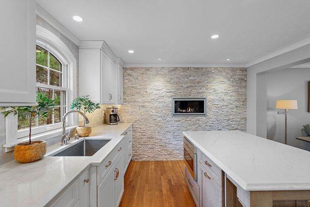 16 Christopher Dr, Grafton, MA 01519