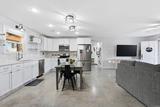 243 Highway 285 N, Greenbrier, AR 72058