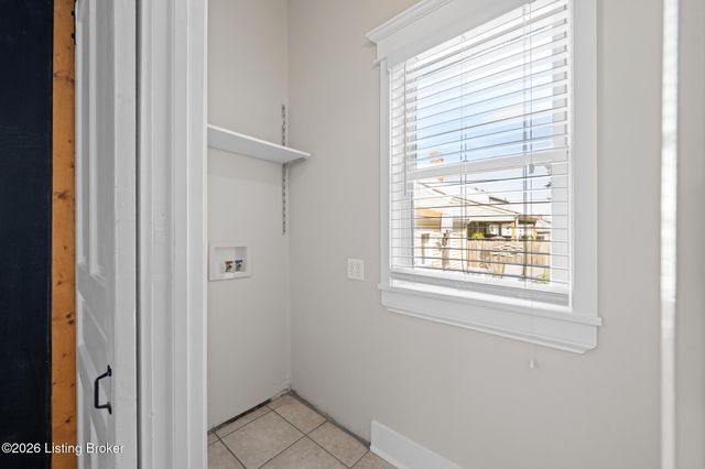 1019 Lydia St, Louisville, KY 40217