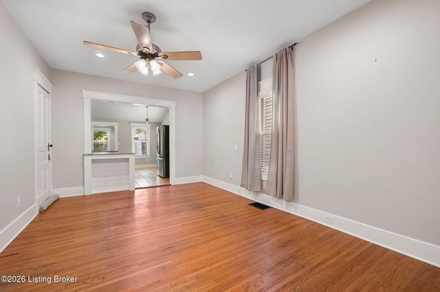 1019 Lydia St, Louisville, KY 40217