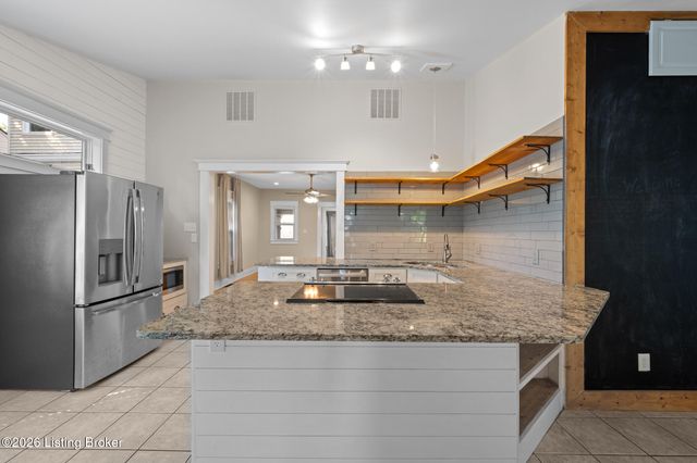 1019 Lydia St, Louisville, KY 40217