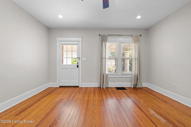 1019 Lydia St, Louisville, KY 40217