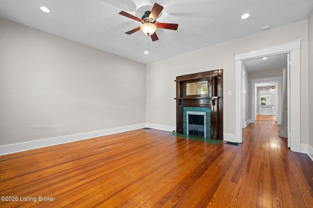 1019 Lydia St, Louisville, KY 40217