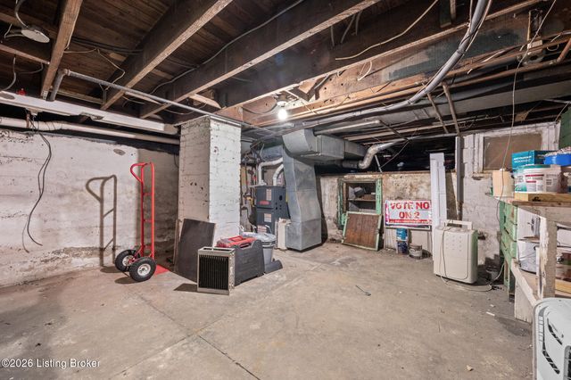 1019 Lydia St, Louisville, KY 40217