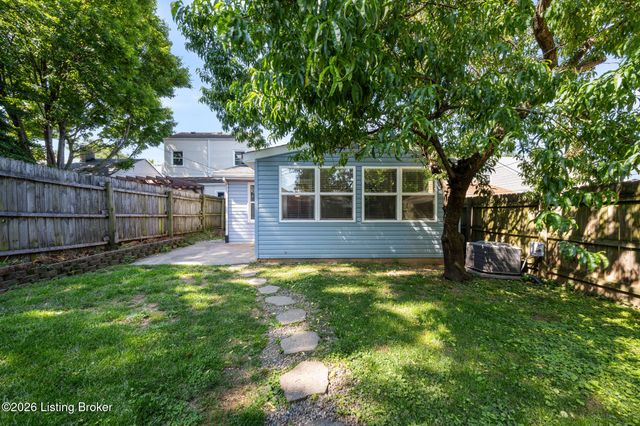 1019 Lydia St, Louisville, KY 40217