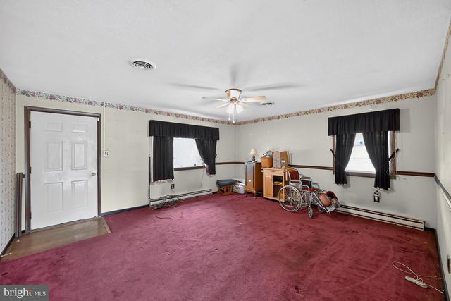 52 ROTHS CHURCH RD, Spring Grove, PA 17362