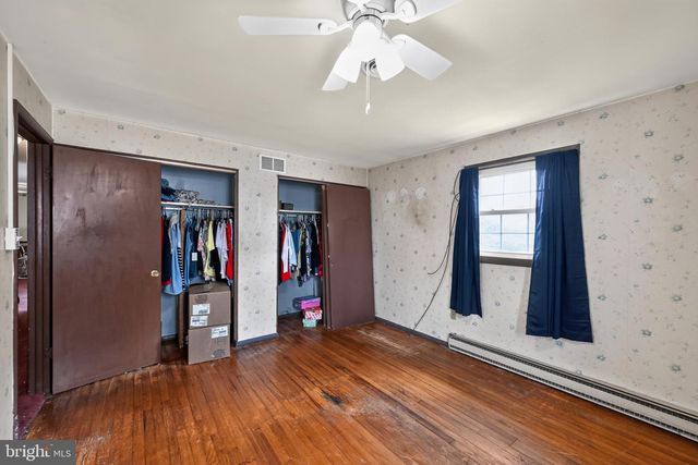 52 ROTHS CHURCH RD, Spring Grove, PA 17362