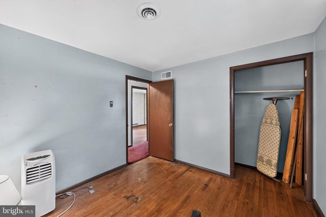 52 ROTHS CHURCH RD, Spring Grove, PA 17362