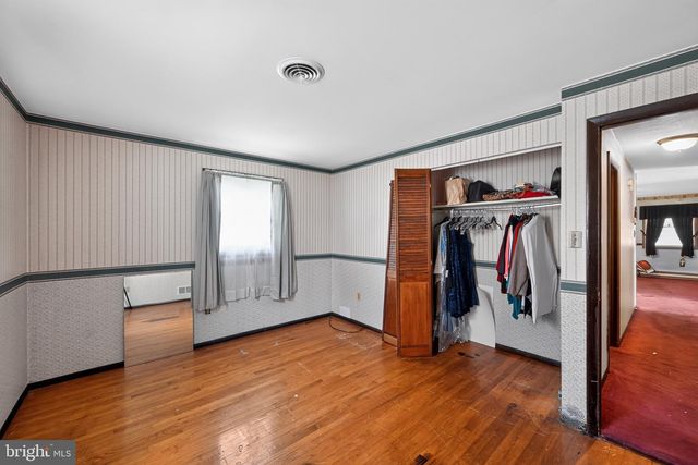 52 ROTHS CHURCH RD, Spring Grove, PA 17362