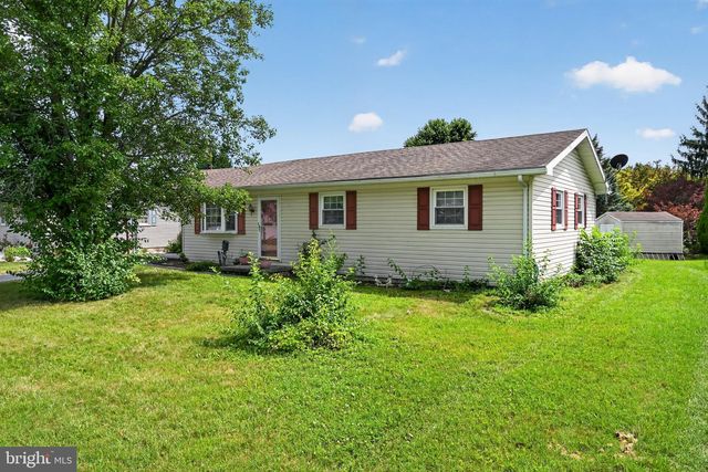 52 ROTHS CHURCH RD, Spring Grove, PA 17362