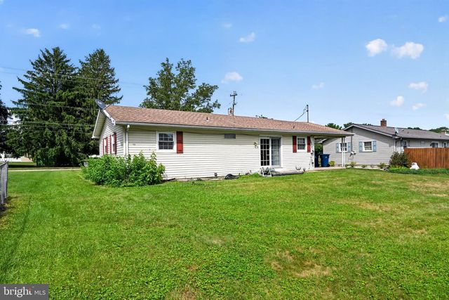 52 ROTHS CHURCH RD, Spring Grove, PA 17362
