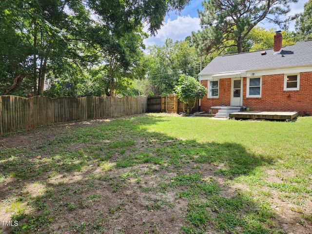 704 N King Charles Road, Raleigh, NC 27610