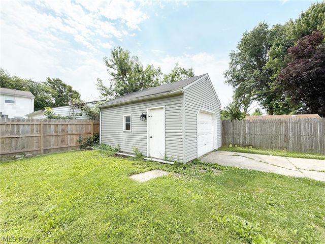 1615 Lehigh Avenue, Lorain, OH 44052