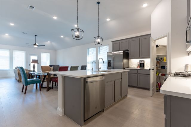 5200 Woodway Drive, Denton, TX 76226
