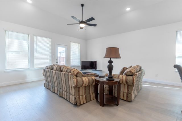 5200 Woodway Drive, Denton, TX 76226